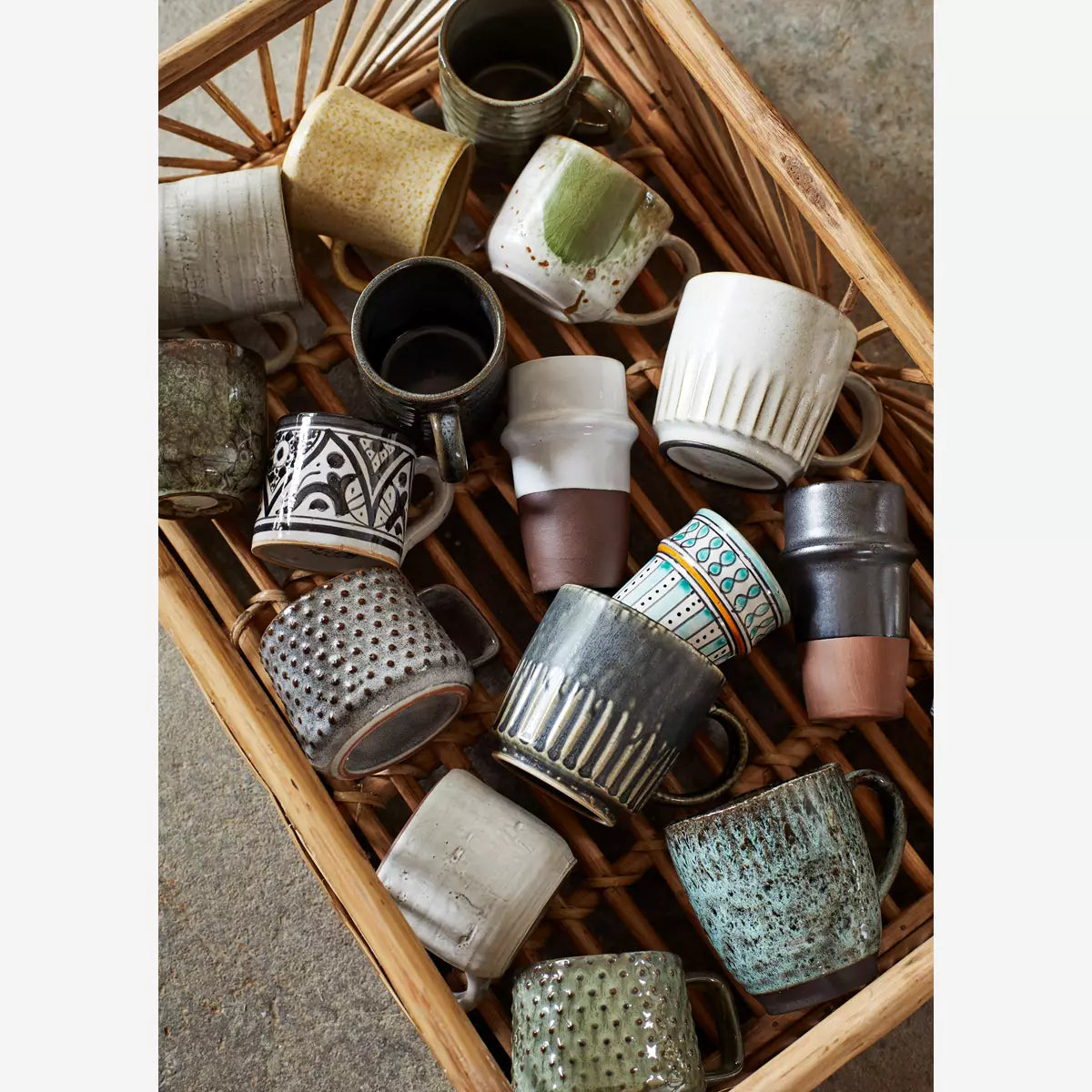 Steingut Tasse "Dots"