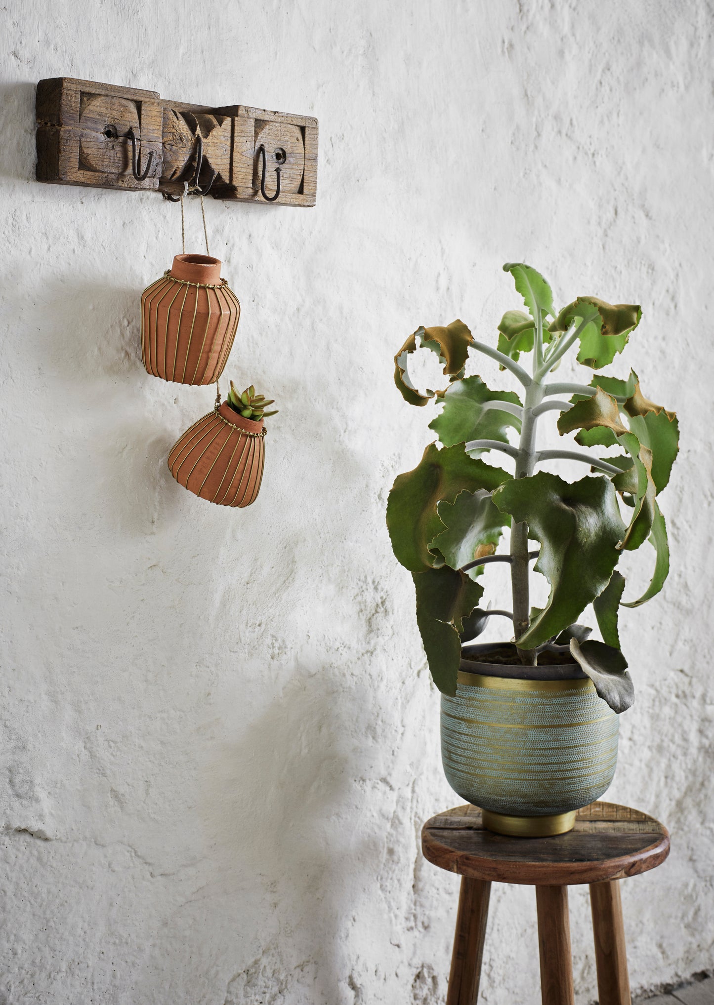 Hocker "Indara" aus recyceltem Holz